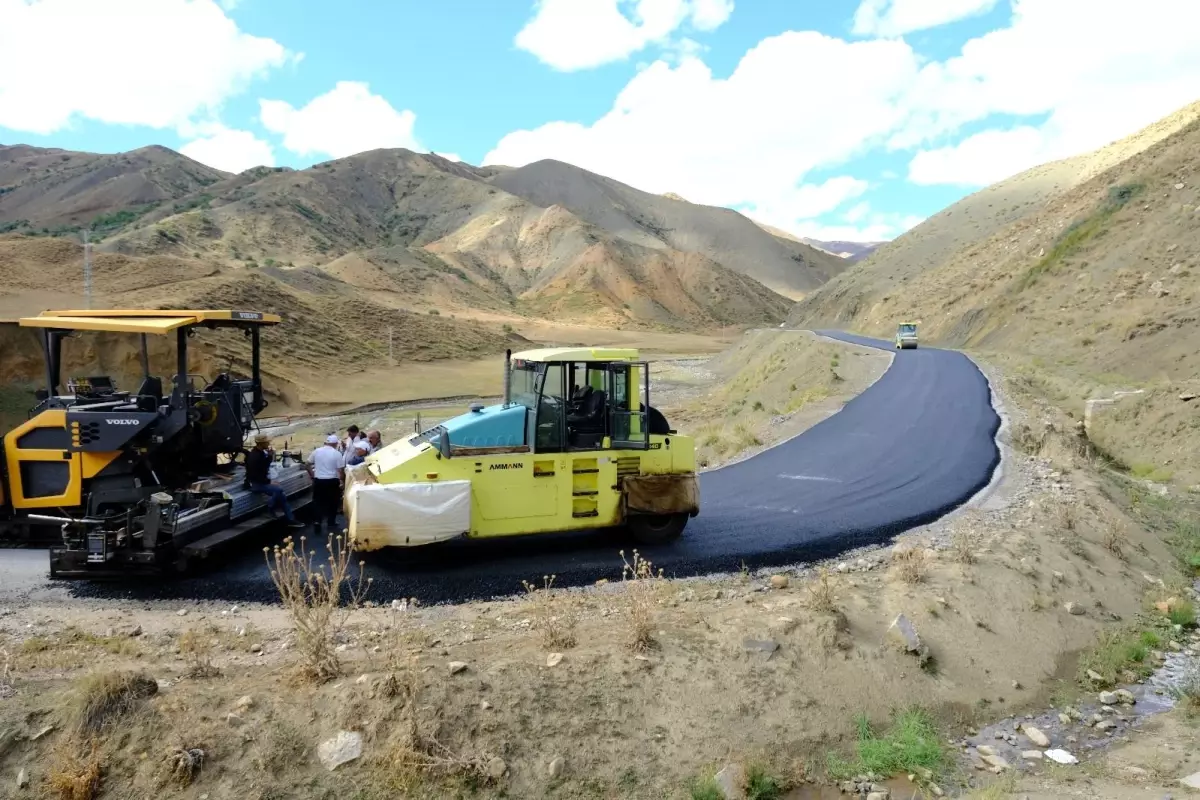 agrida koy yolu asfaltlandi C2Zf8UE5