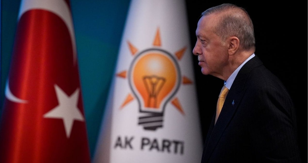 akpde deprem iki gunde 5 istifa geldi Kde49UVK