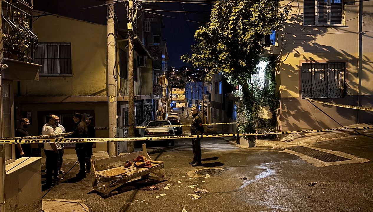 gece yarisi bicakla dehset sacti 1 olu 2 yarali PflaZyIj