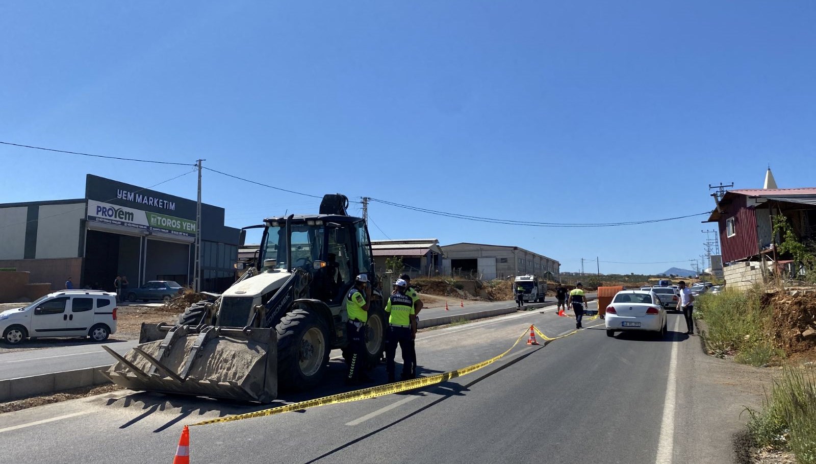 is makinesinin carptigi kardeslerden biri oldu digeri yaralandi XwB3jU4L