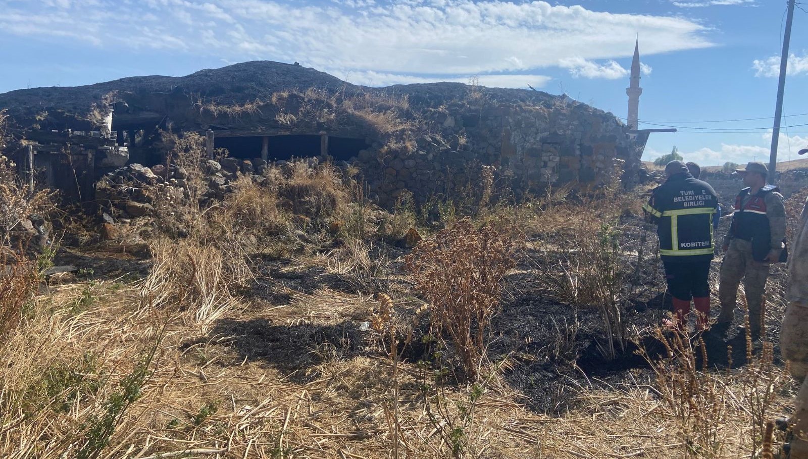 metruk binada korkutan yangin lCdmZxlS