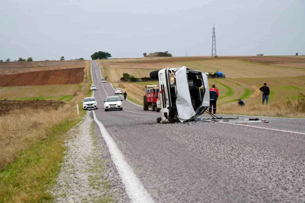 edirnede trafik kazasi 3 yarali H5XE8EMy.jpg