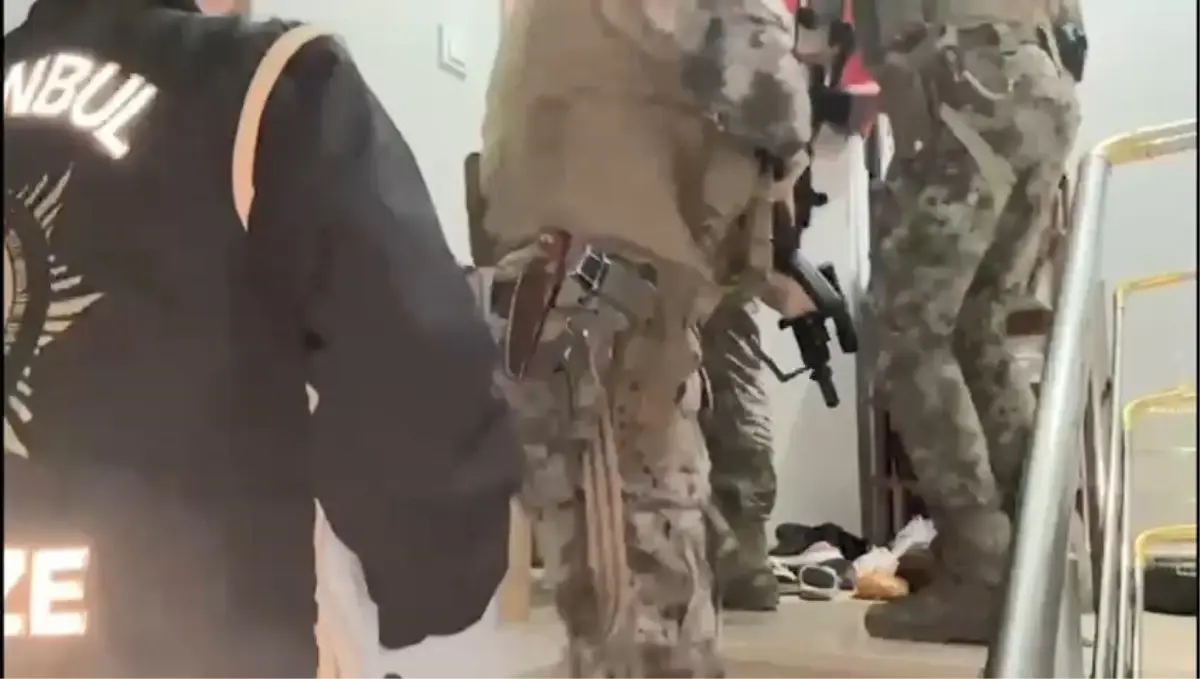 istanbul merkezli suc orgutune operasyon 32 gozalti CGCqMMj5.jpg