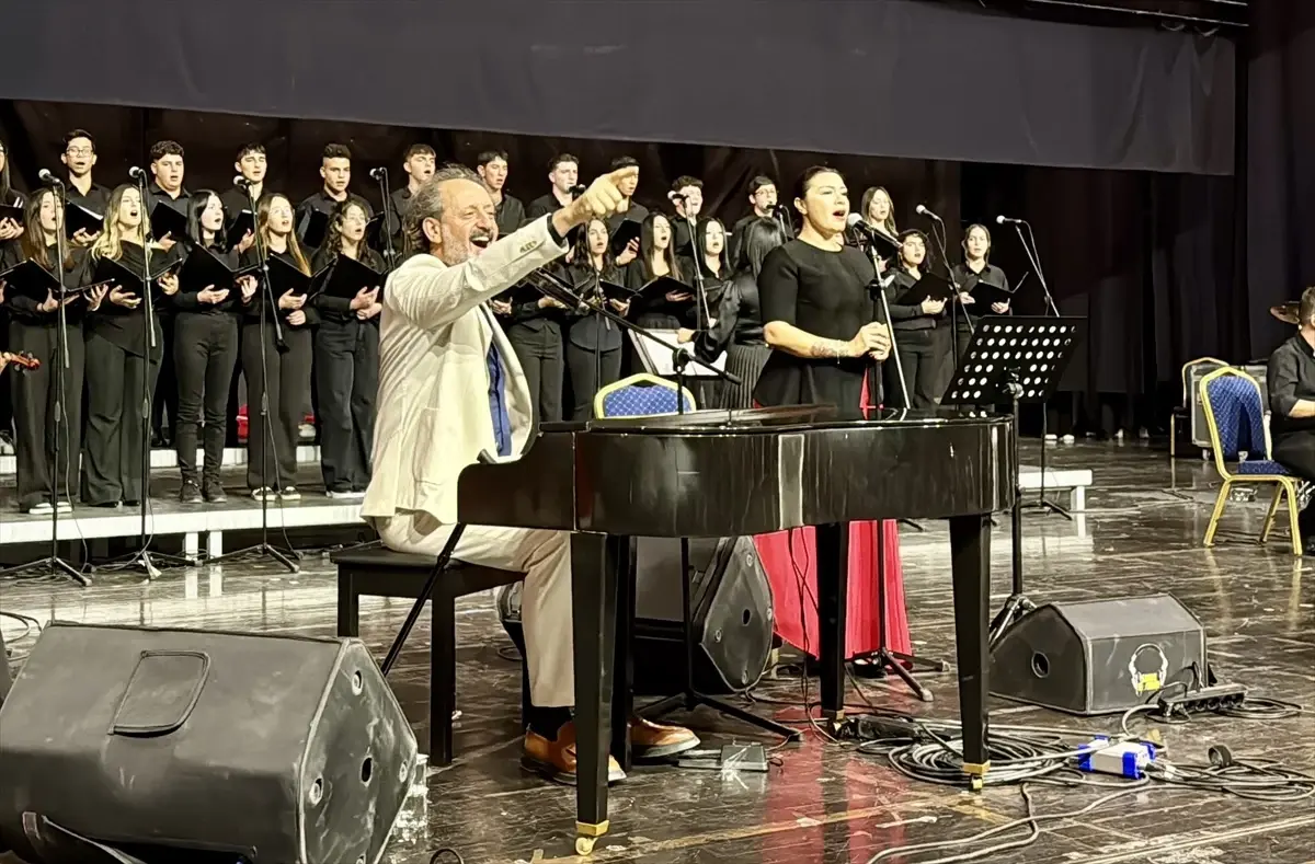 kirsehirde kim var sanat etkinligi duzenlendi Cj8pUGGN.jpg