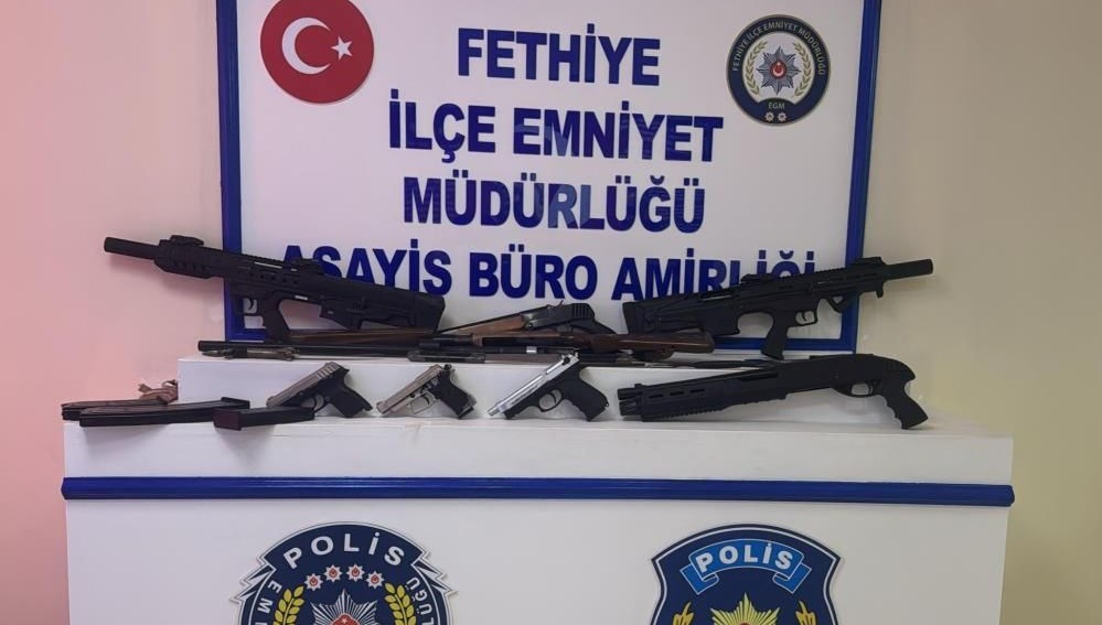 muglada supheli cantadan silah ve muhimmat cikti 6YcC1Gi2.jpg