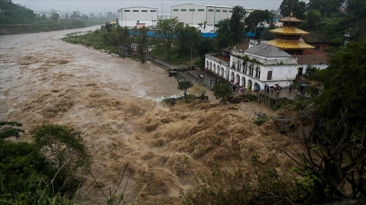 nepaldeki siddetli yagislarin bilancosu 22 olu 12 kayip La3wONUj