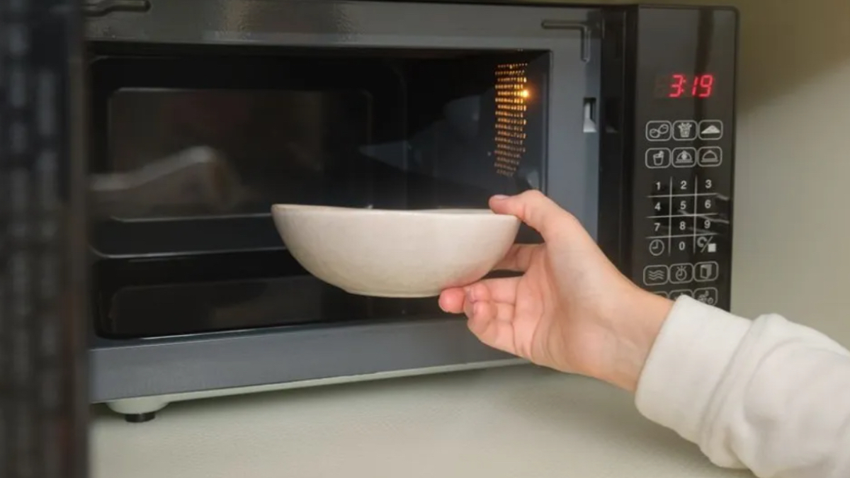 mikrodalgada yapilan bu hatalar yangina yol aciyor WgM9L5K6.jpg